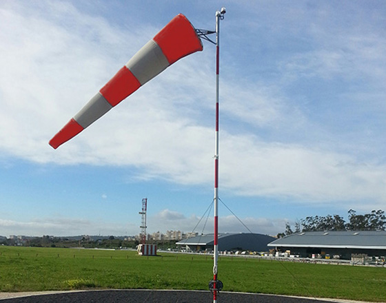 WIND DIRECTION INDICATORS ICAO/STNA