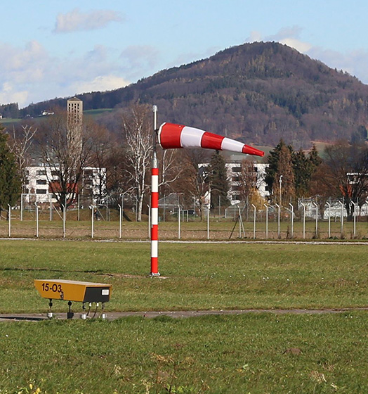 delta-box_marking_wind-direction-indicators-faa-2