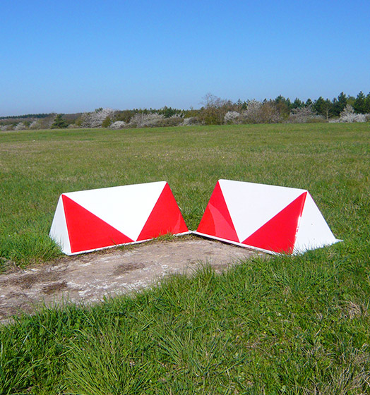 delta-box_marking_on-field-beacons_slider_2