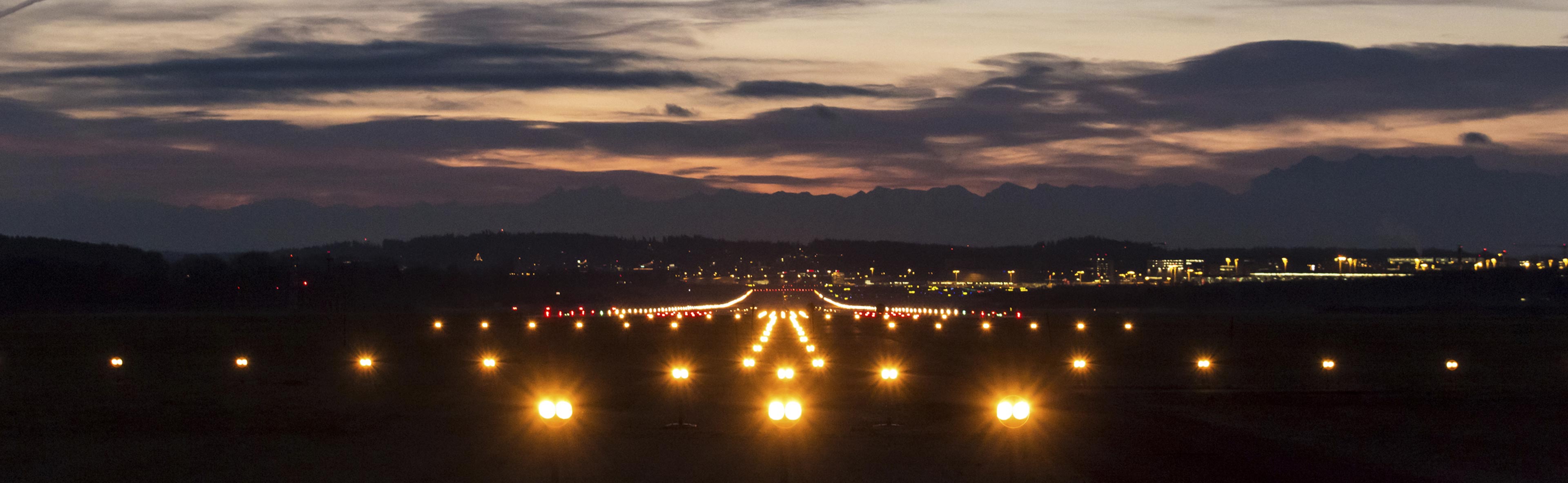 delta-box_aircraft-warning-lights-airport-and-heliport_slider