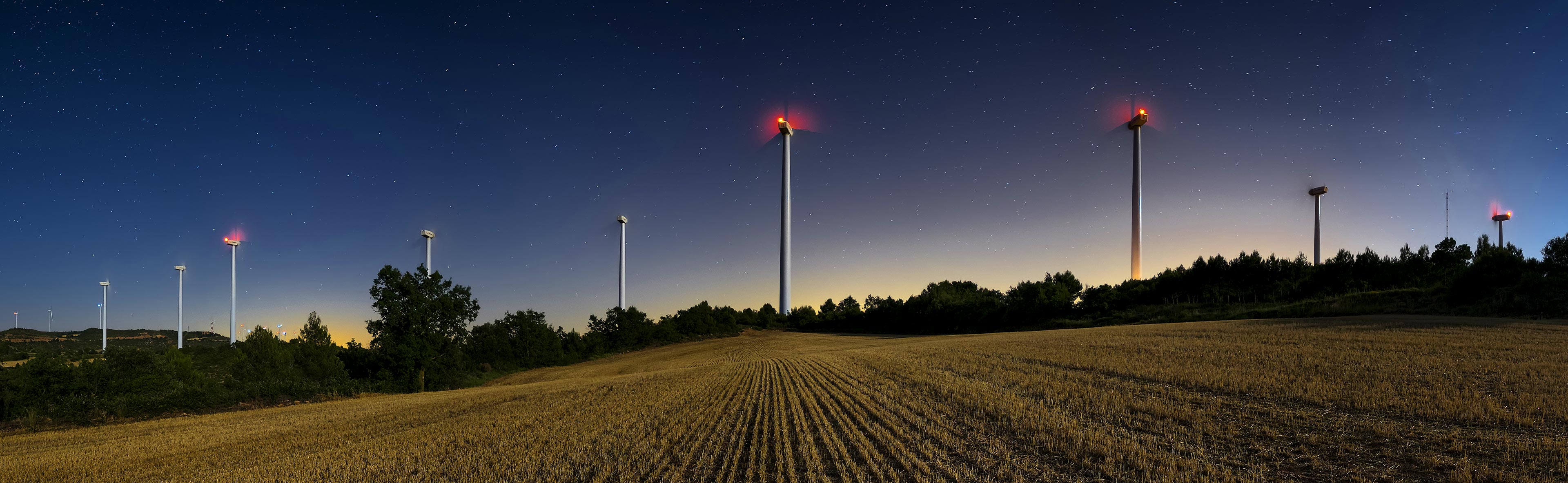 delta-box_aircraft-warning-lights-for-wind-turbines_slider